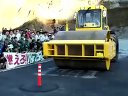 ほこ×たて2時間スペシャル 無料動画〜奇跡ミタ!矛盾対決スペシャル!!▽振動ロードローラーVS絶対に立ち直るポール▽絶対可能…精密ゴルフマシンで100%ホールインワン▽JALマニアVS機長〜120115